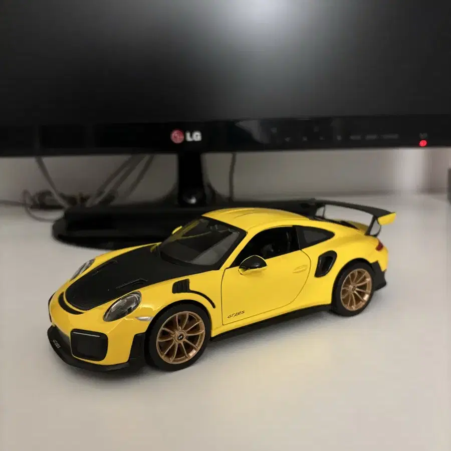 마이스토 1/24 포르쉐 gt2rs