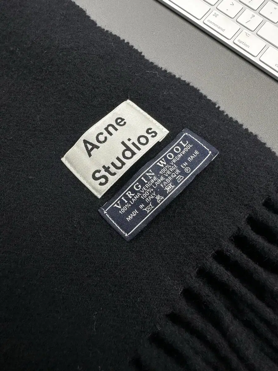 Acne Studios 목도리 / 아크네 머플러 버진울 블랙