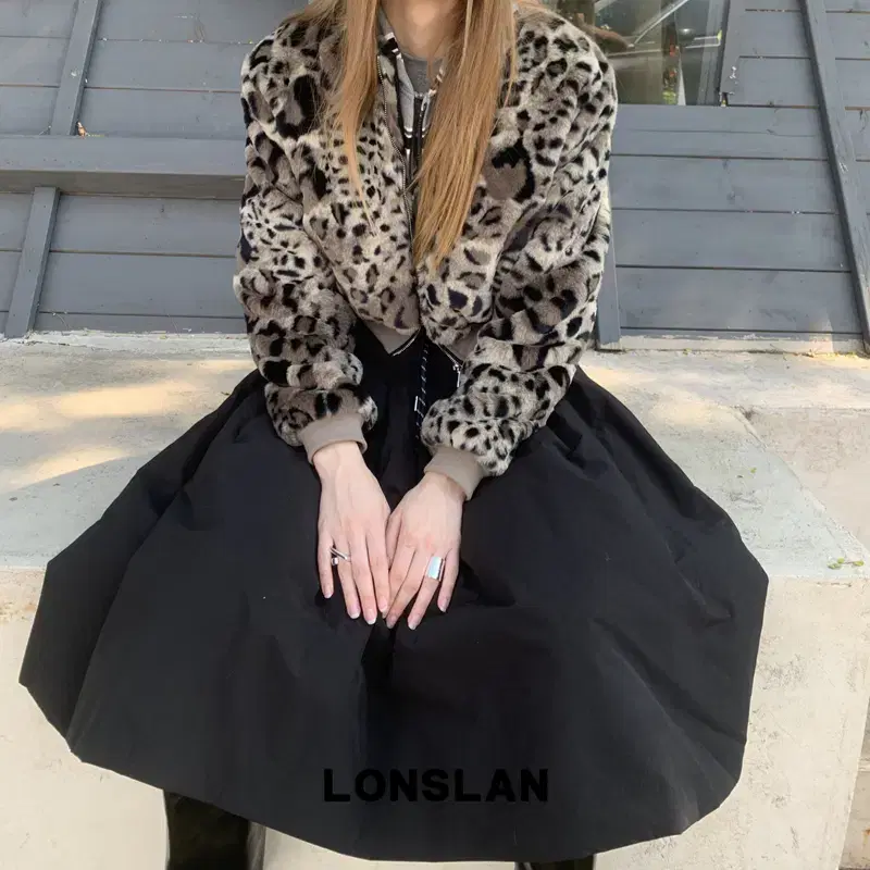 LONSLAN 치마 블랙 패딩 드로스트링 밴딩 핀턱 스커트