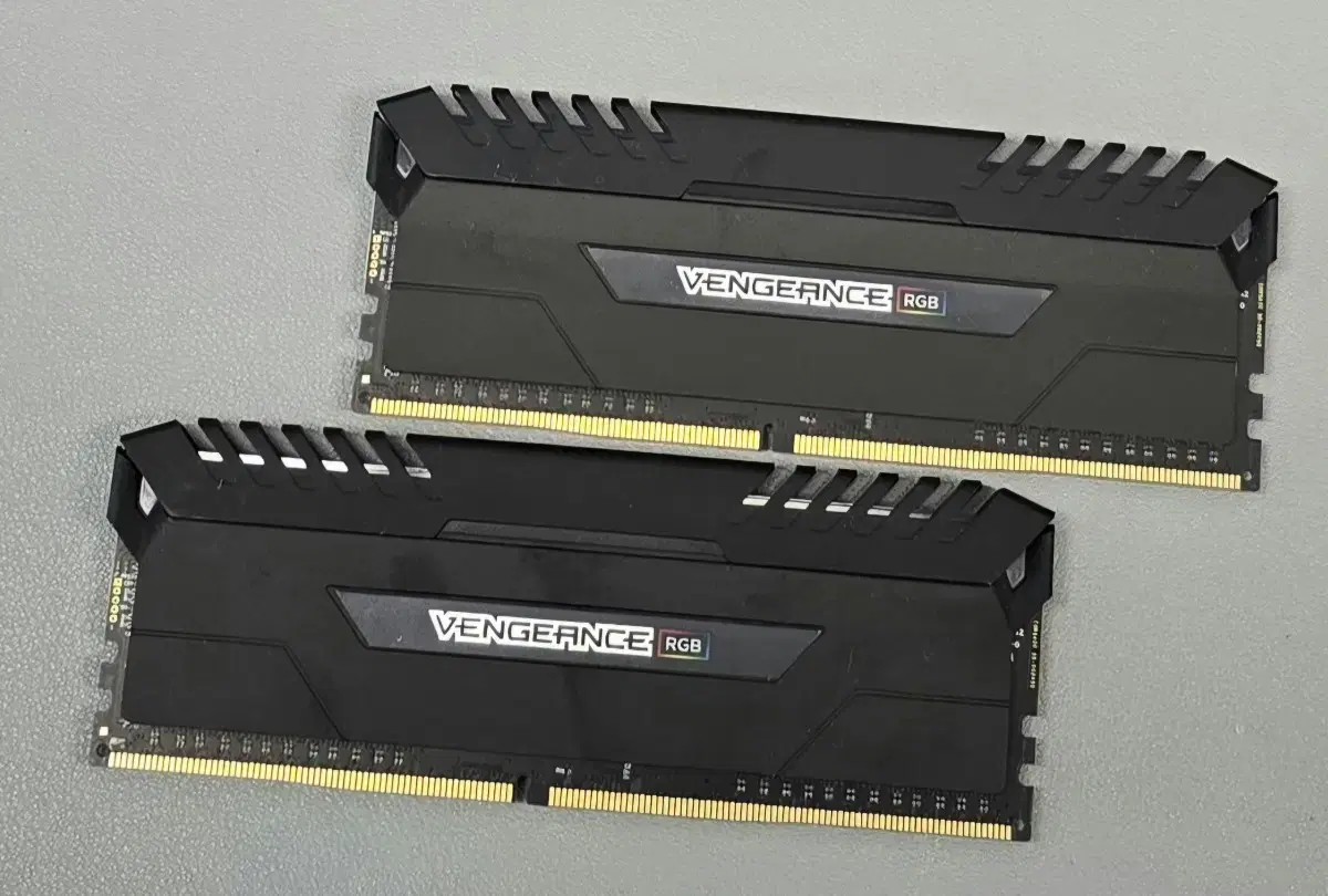 PC램 커세어(Corsair) DDR4 Vengeance RGB 16G