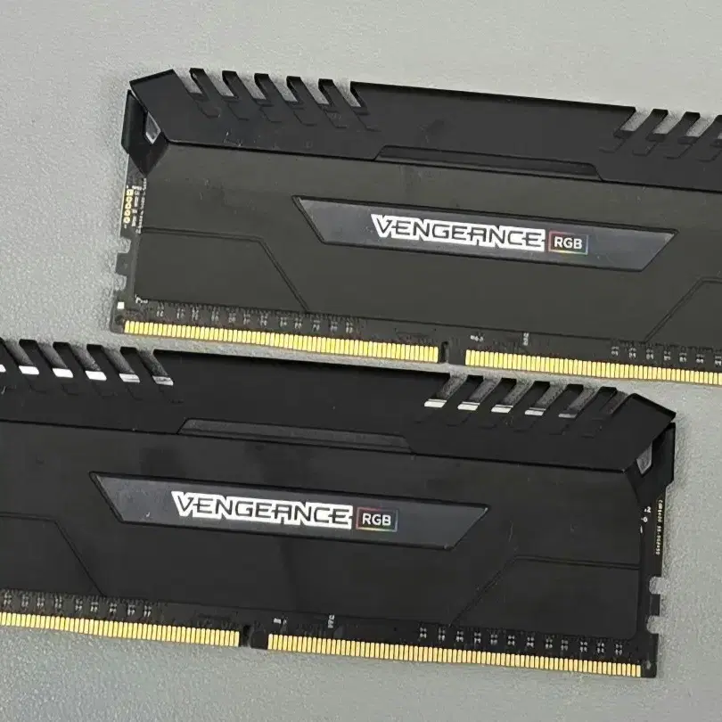 PC램 커세어(Corsair) DDR4 Vengeance RGB 16G