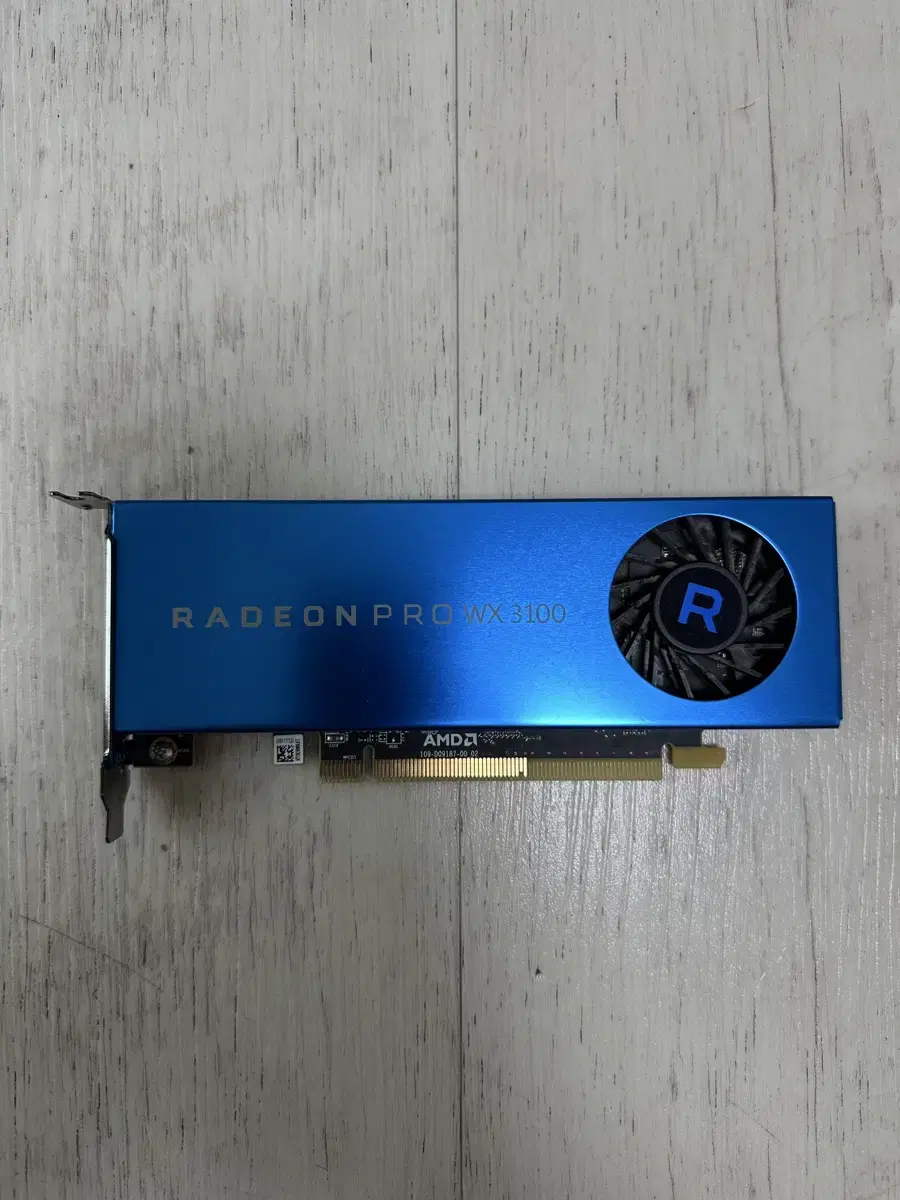 Radeon pro wx3100 d5 4GB LP