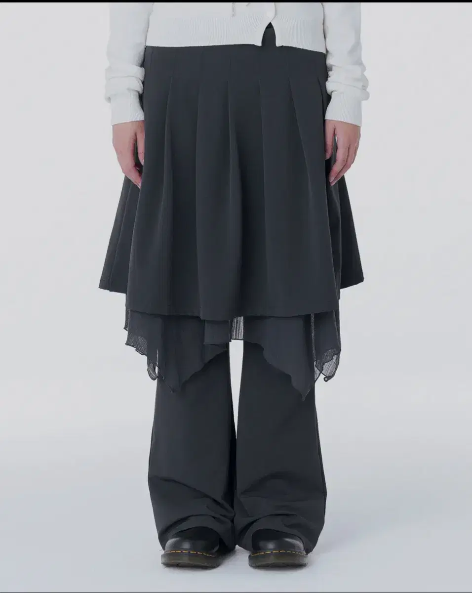 미세키서울 Layered skirt pants set CHARCOAL