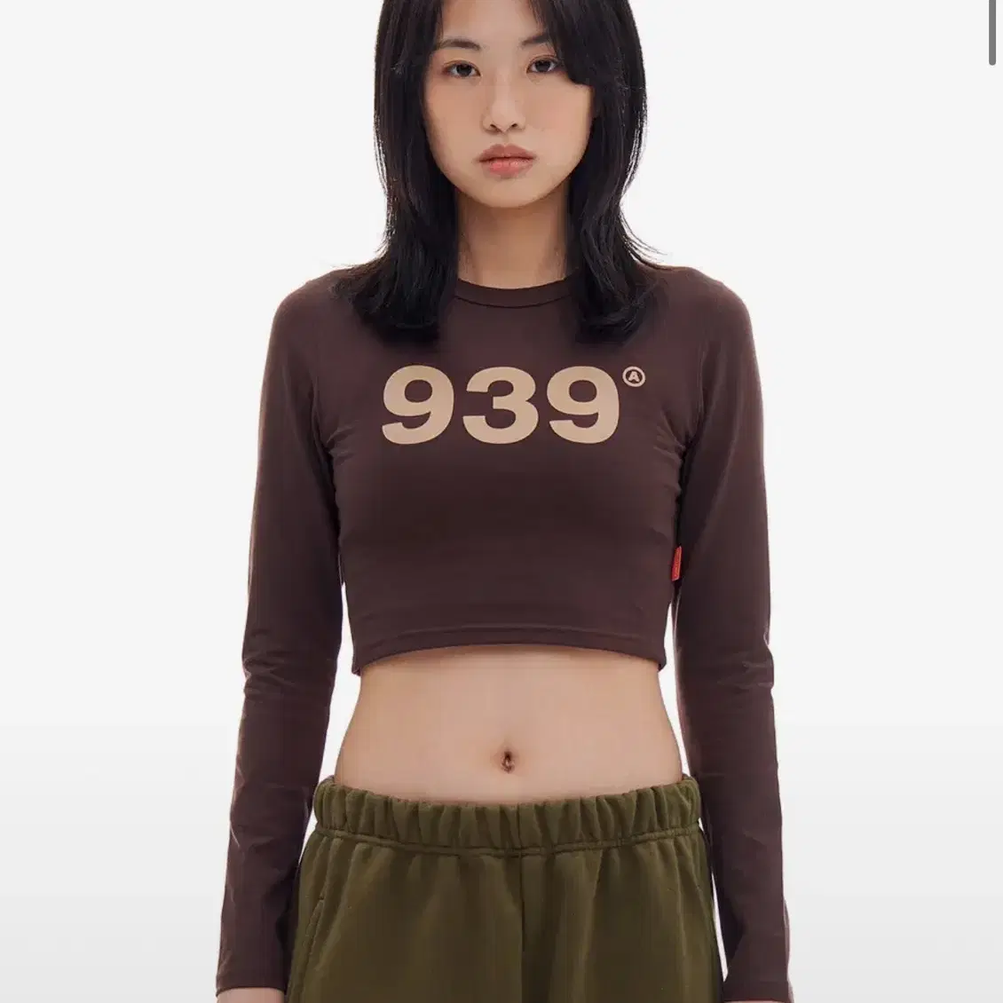 939 LOGO CROP LONG SLEEVE (BROWN)