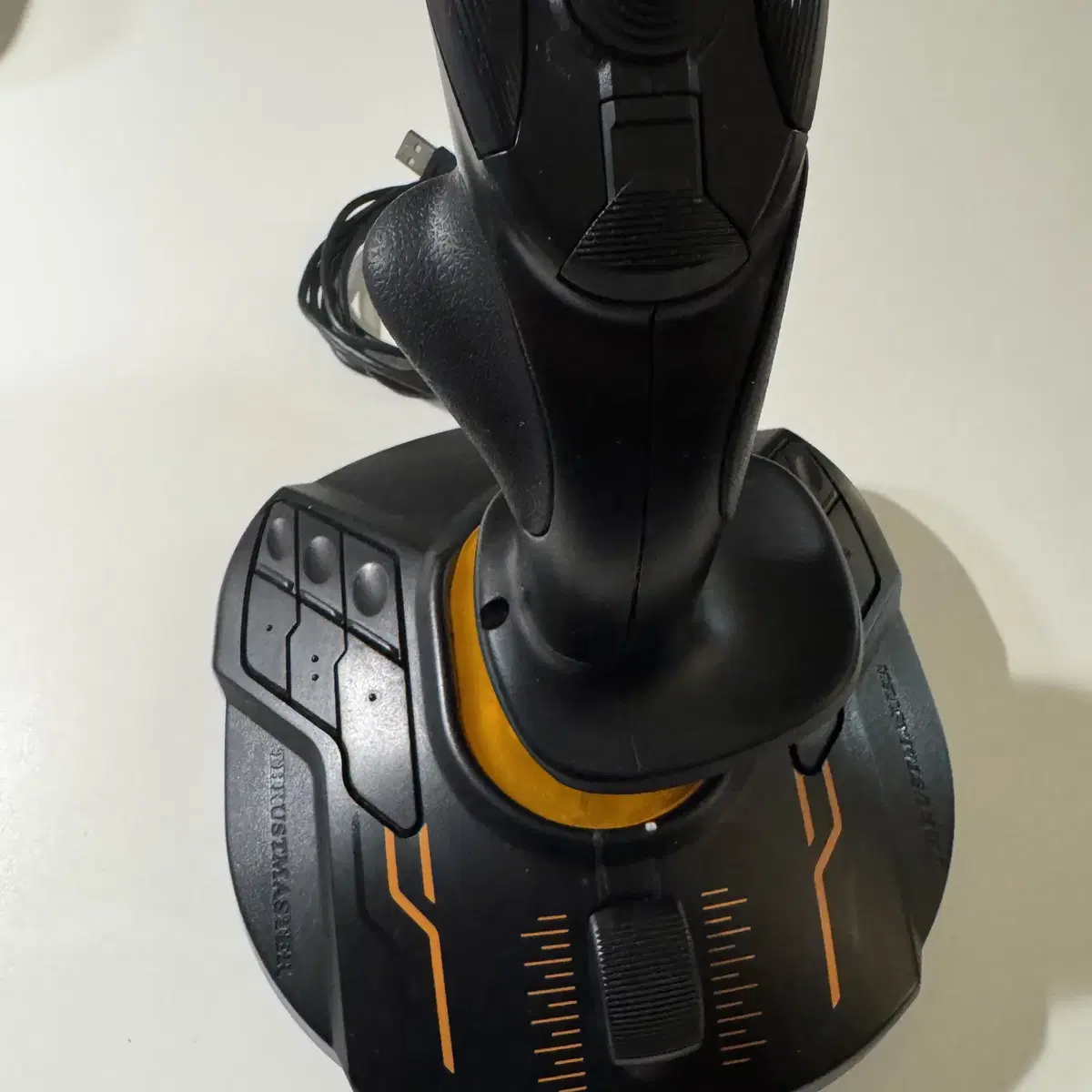 Thrustmaster T.16000M 조이스틱