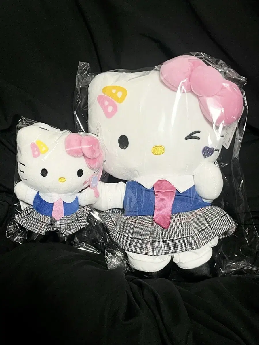 Kitty Kitsch School Look Doll + Keyring Bulk