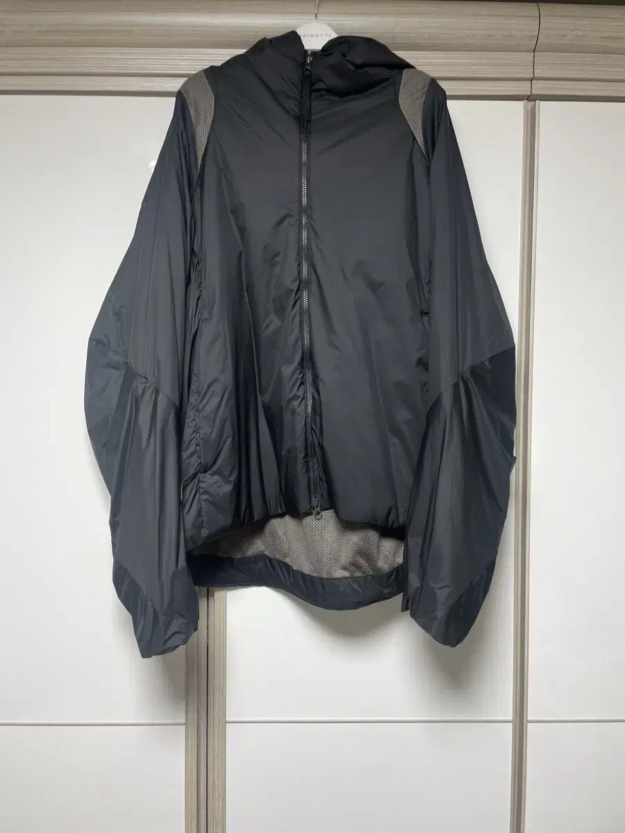 [Sell] Goldwin0 Goldwin0 zone Insulation Jacket Black 3 sizes