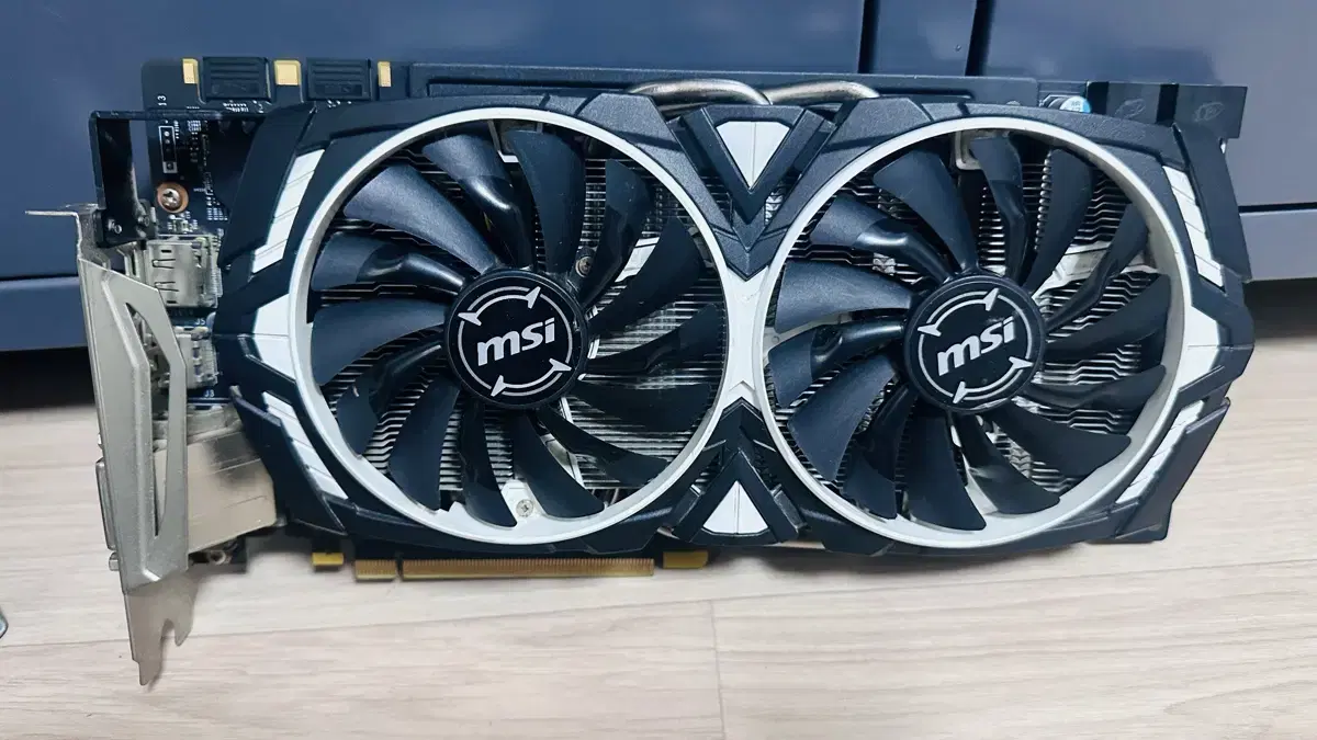 (부품용 그래픽카드)MSI 지포스 GTX 1080 아머 8G OC 팝니다