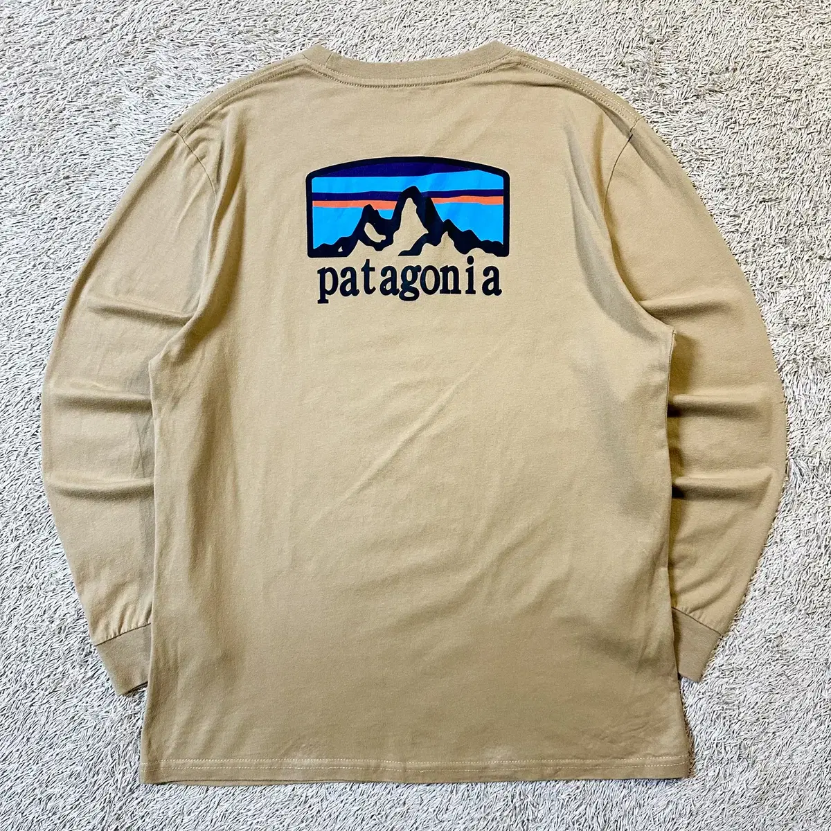 [2XL] 파타고니아 PATAGONIA 백 프린팅 롱슬리브 베이지