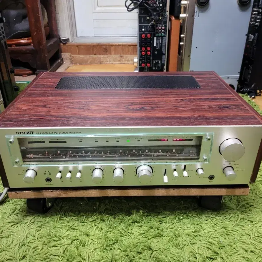 스트라우트 KR 2150 B 리시버