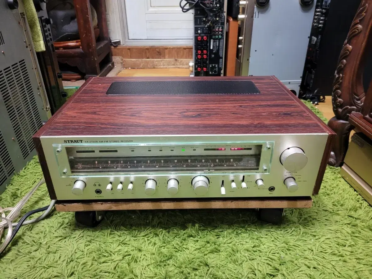 스트라우트 KR 2150 B 리시버