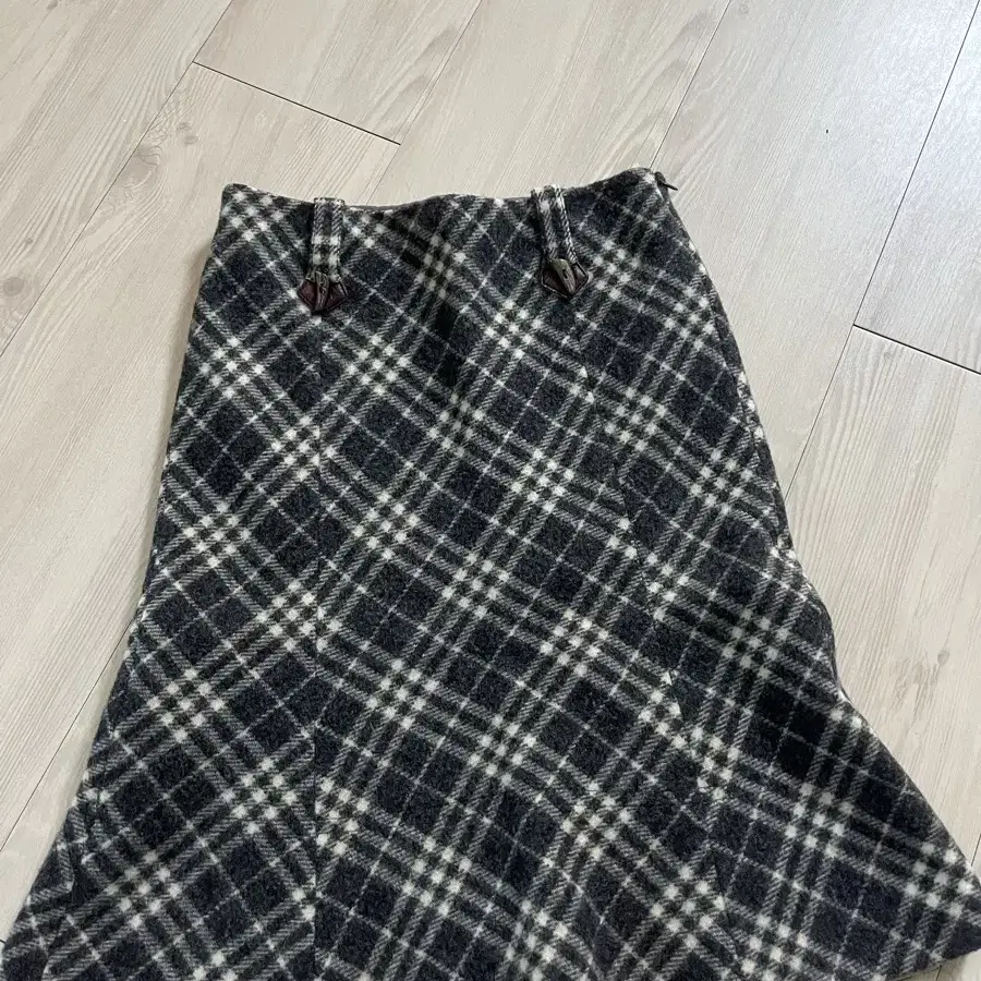 버버리 Burberry 그레이 체크 플레어스커트 미디 57cm 26추천