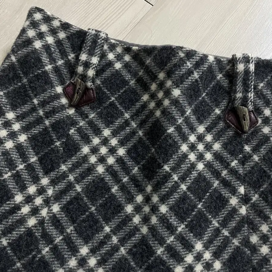 버버리 Burberry 그레이 체크 플레어스커트 미디 57cm 26추천