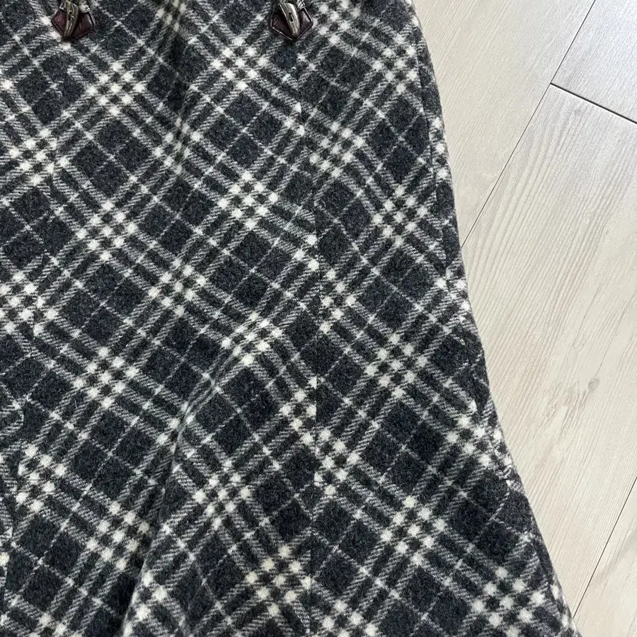 버버리 Burberry 그레이 체크 플레어스커트 미디 57cm 26추천