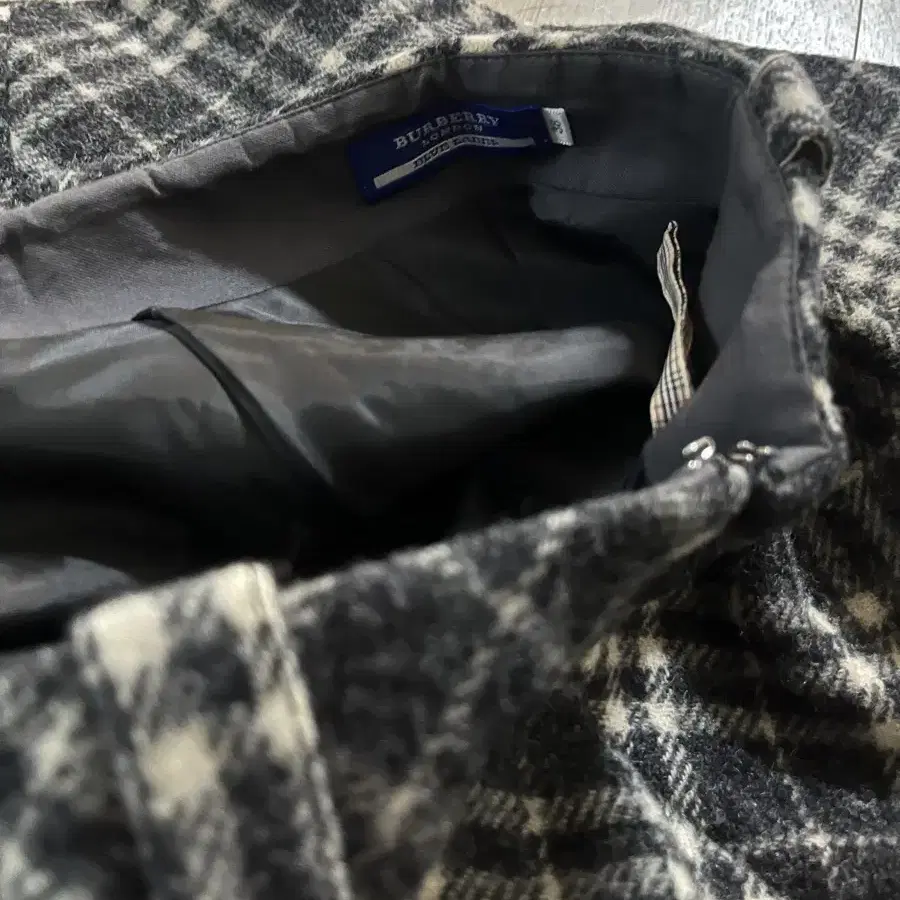 버버리 Burberry 그레이 체크 플레어스커트 미디 57cm 26추천