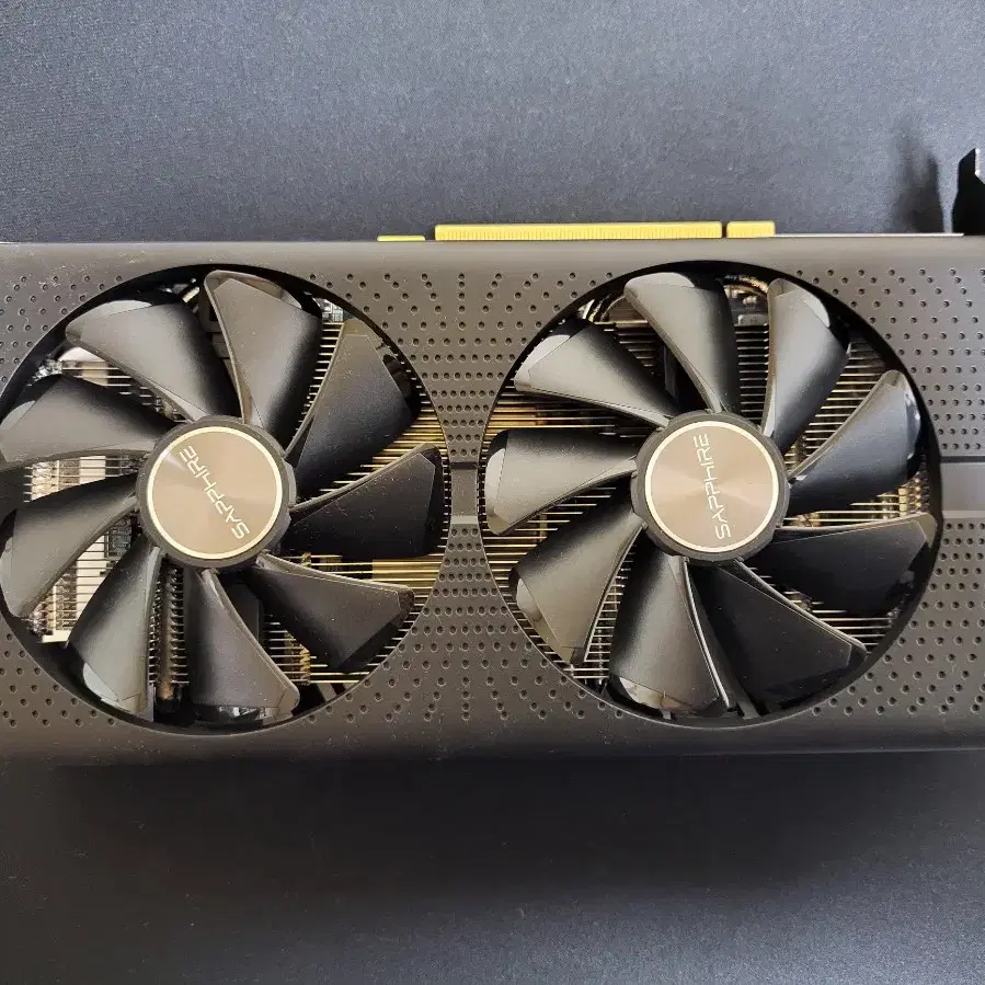 그래픽카드 SAPPHIRE PULSE RX570 4GB