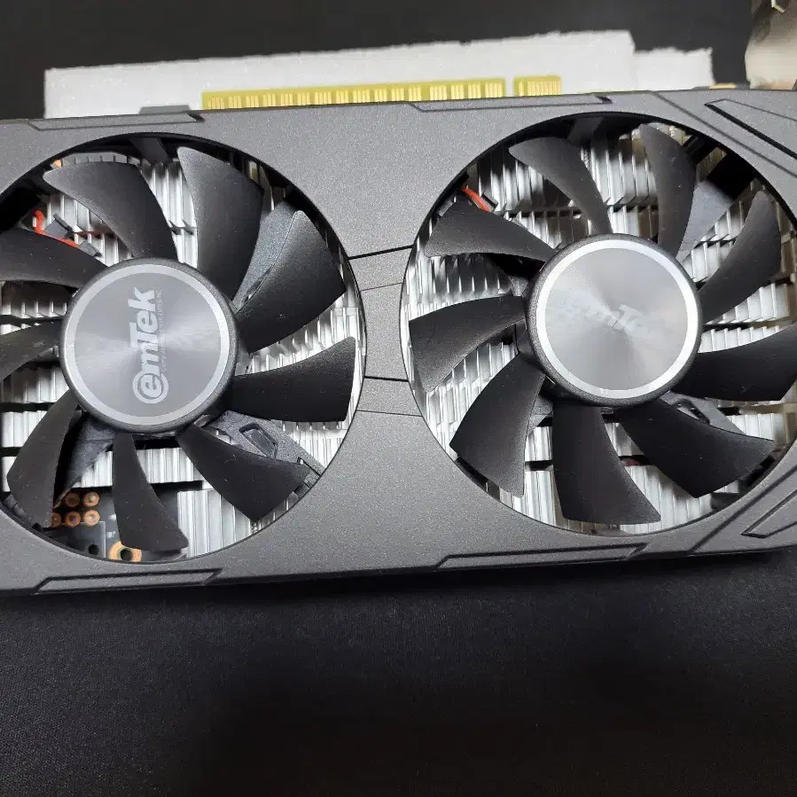 그래픽카드 EMTEK GTX16504GB