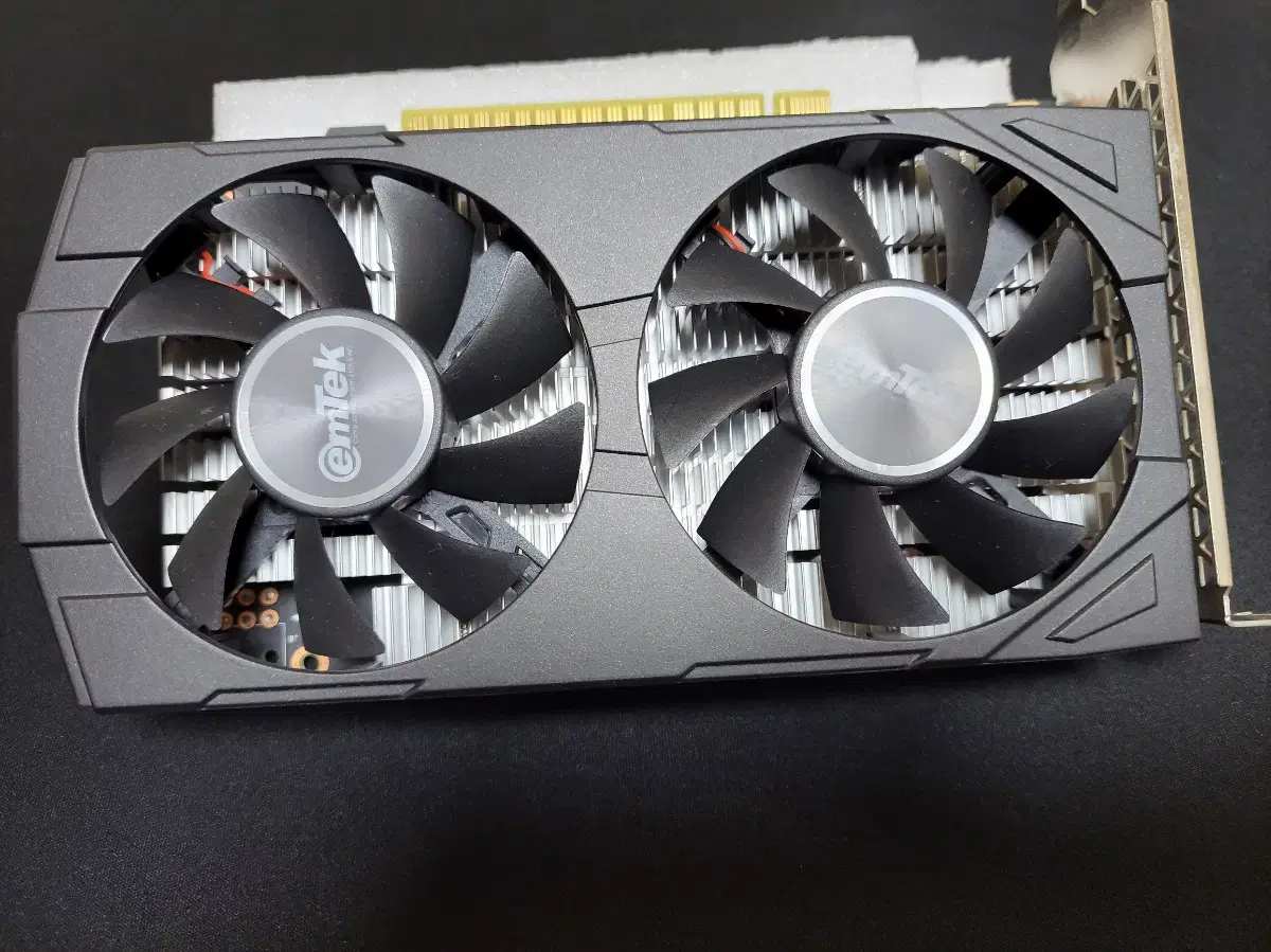 그래픽카드 EMTEK GTX16504GB