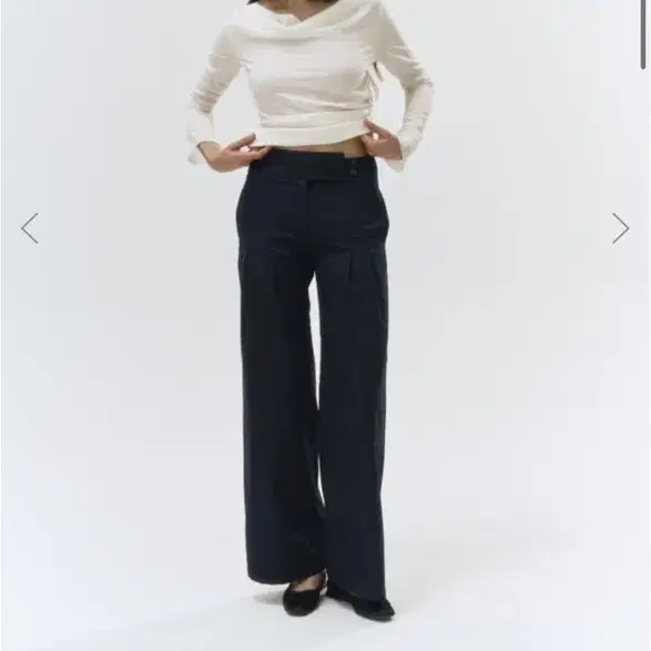 르에 Lea mirth row button slacks S size