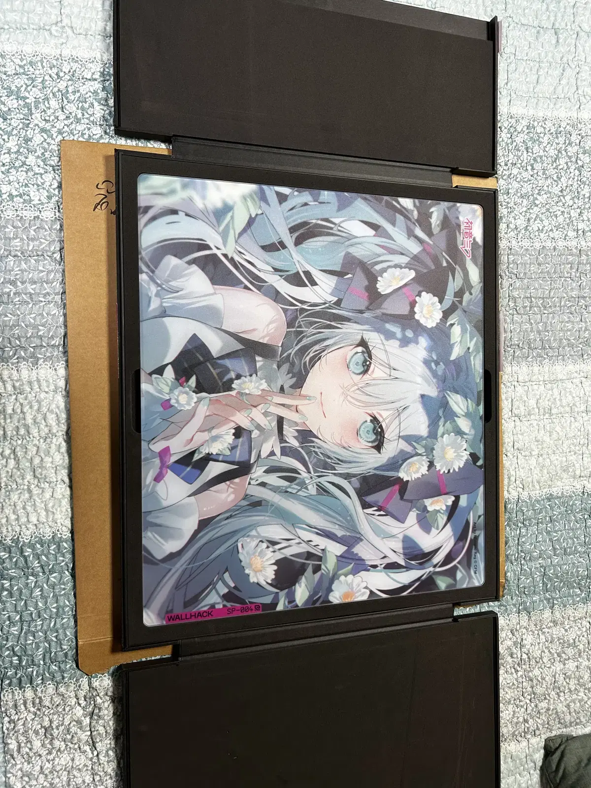 I'm selling a Miku with a moon core