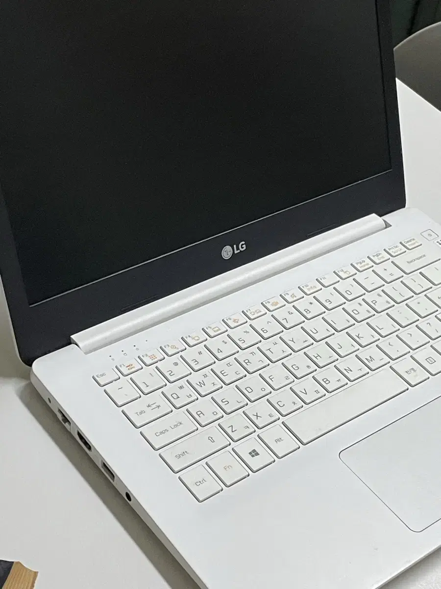 LG전자 울트라 pc14 14U390-ME1TK