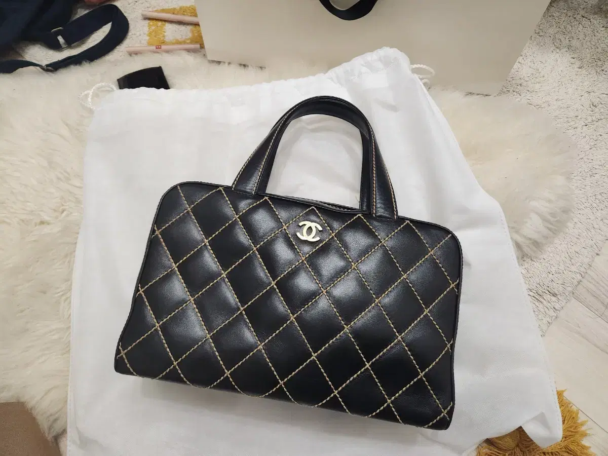 Price discount) Chanel No. 7 Black Wild Stitch Bowling Bag + Additional interior photo