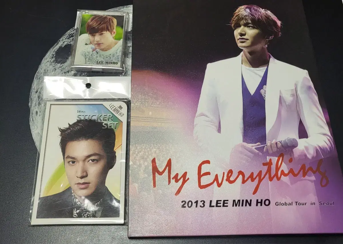 Lee Minho sticker Concert poster Mirror Tumbler