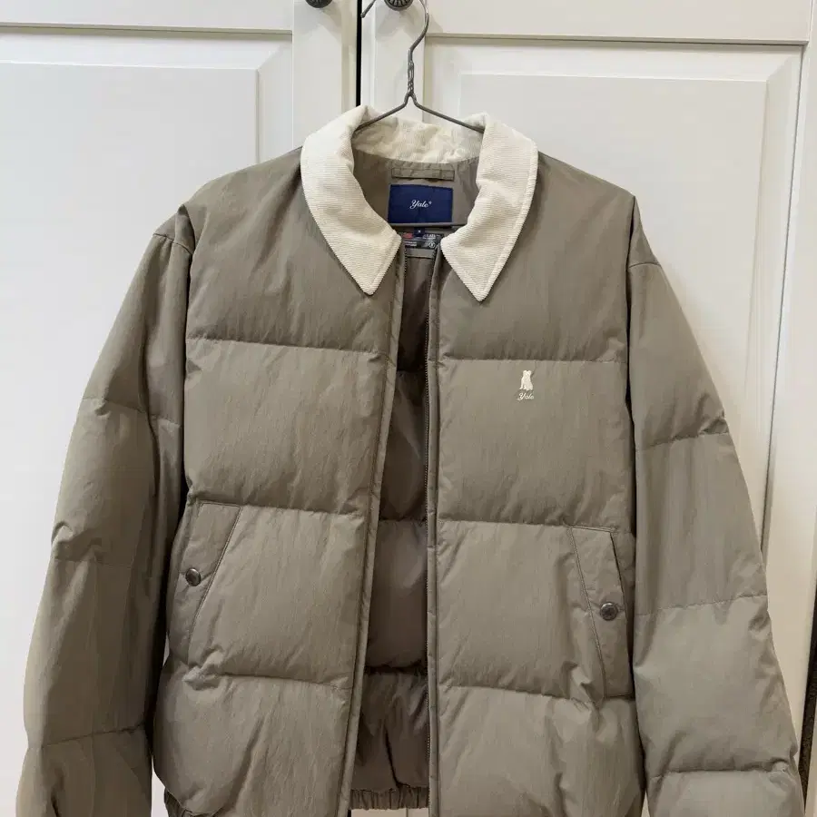 예일 숏패딩 카키 WARM UP SHORT PUFFER PADDING