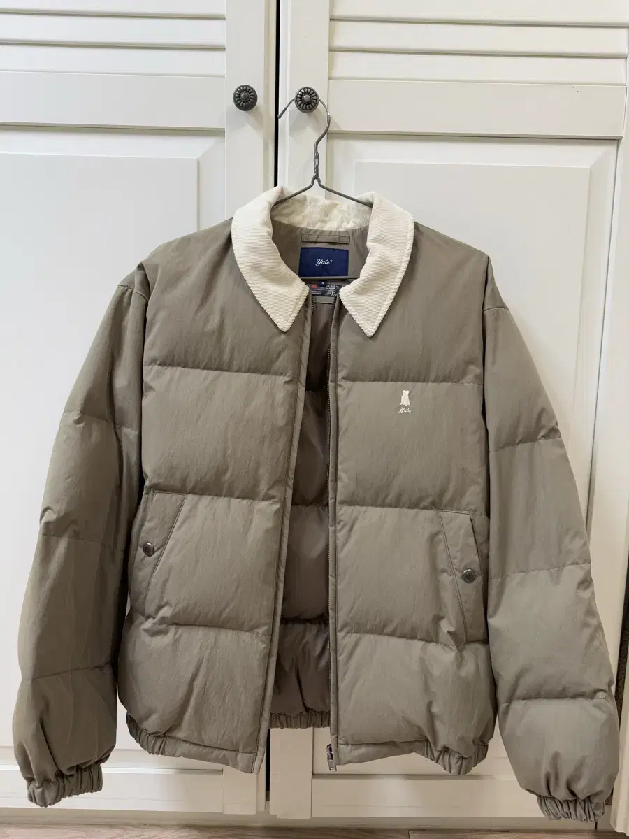 예일 숏패딩 카키 WARM UP SHORT PUFFER PADDING