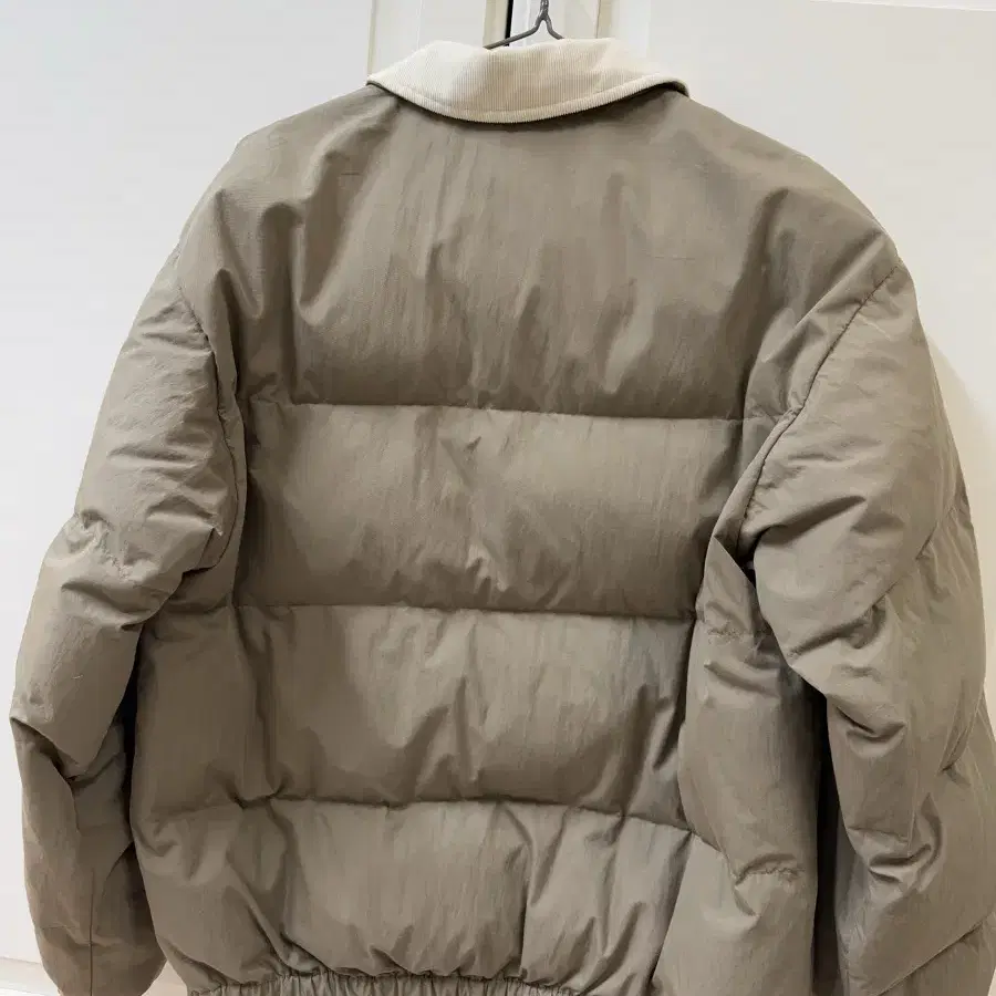 예일 숏패딩 카키 WARM UP SHORT PUFFER PADDING