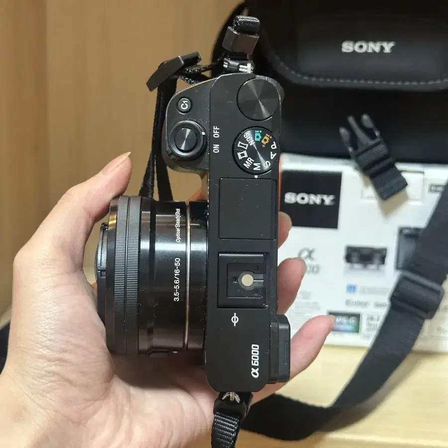 신동급 소니 a6000 판매합니다