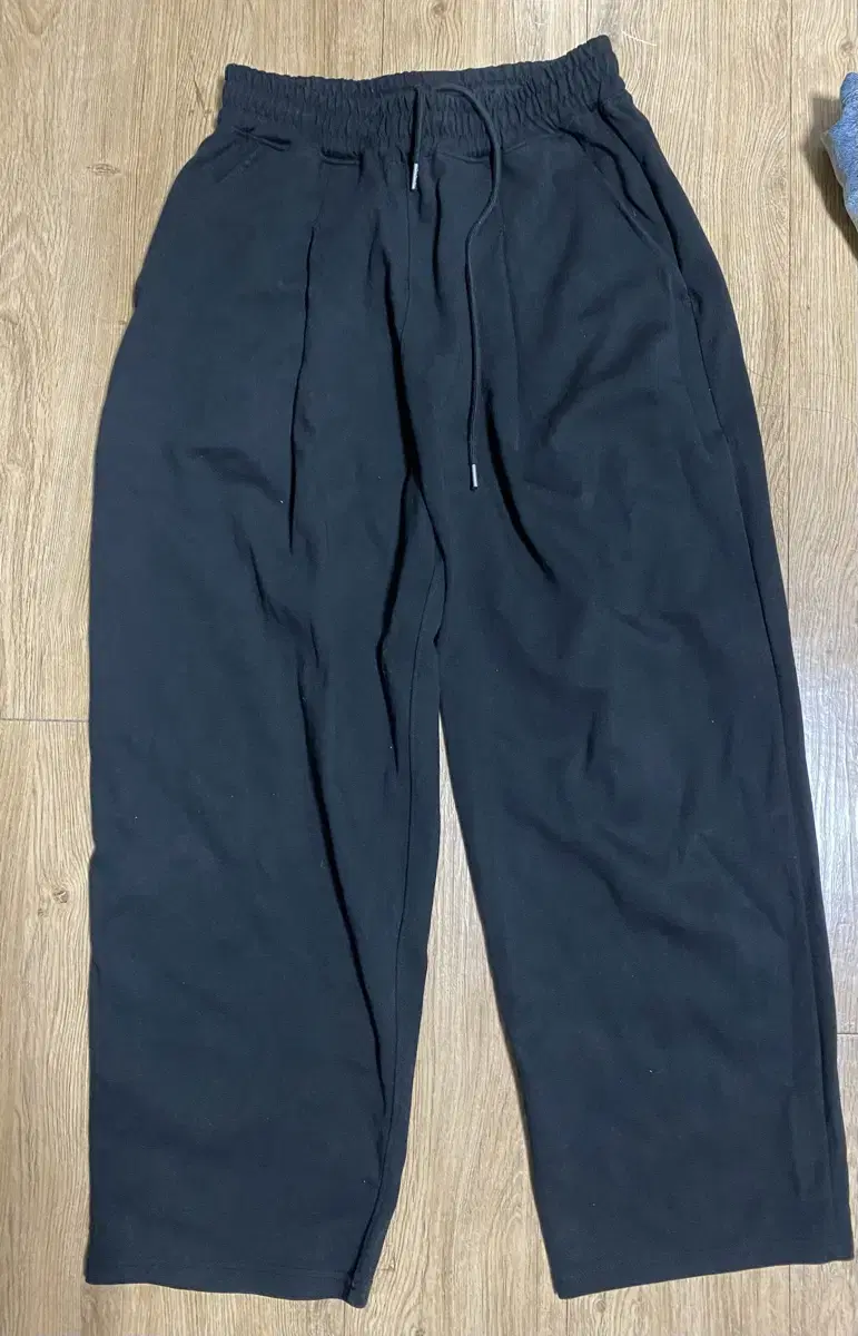 제로 트레이닝 조거 팬츠 Deep One Tuck Sweat Pants