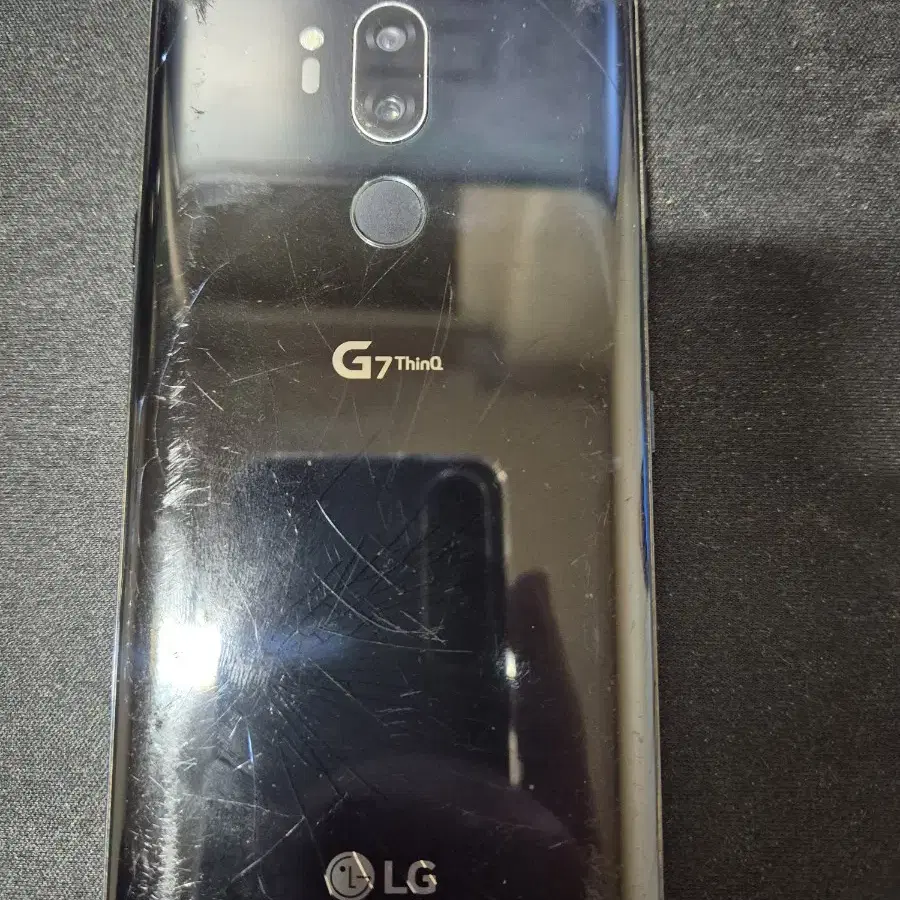 LG g7