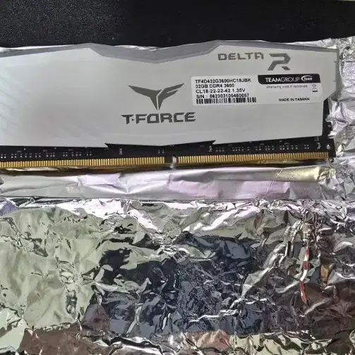 팀그룹 데스크탑용 T Force DDR4 32GB 두장 총 64GB 판매