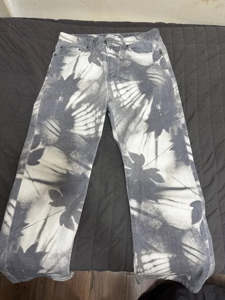 Vivastudio vivastudio Leaf Jean Pants M size