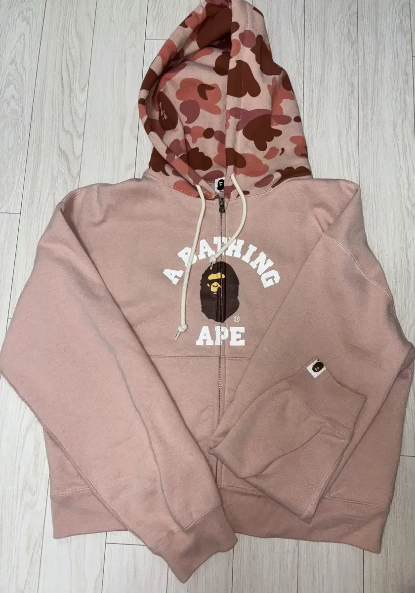 (Bape) 베이프 퍼스트 카모 컬리지 후드집업 핑크 M