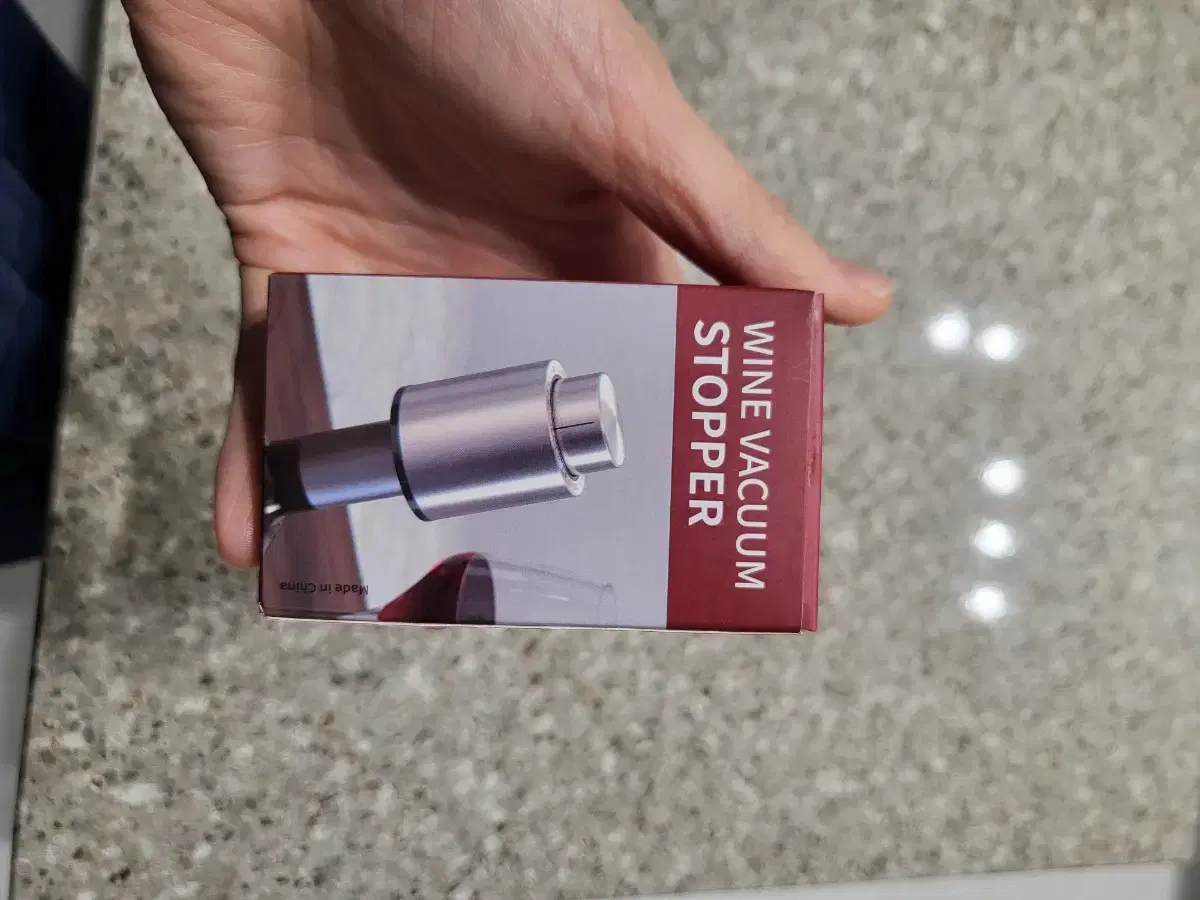 Bonus) Stainless steel vacuum wine stopper