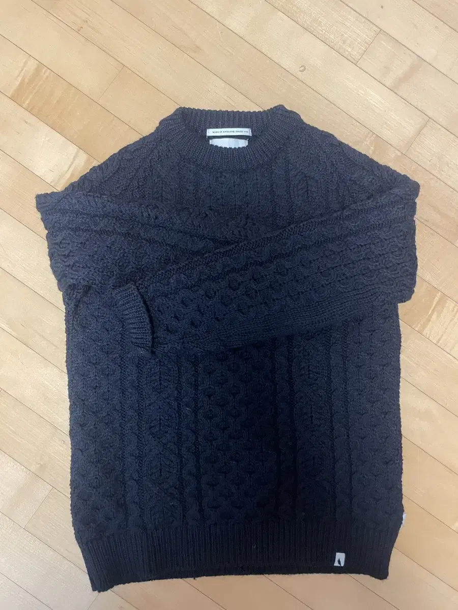 Peregrine HUDSON ARAN JUMPER 니트 판매합니다