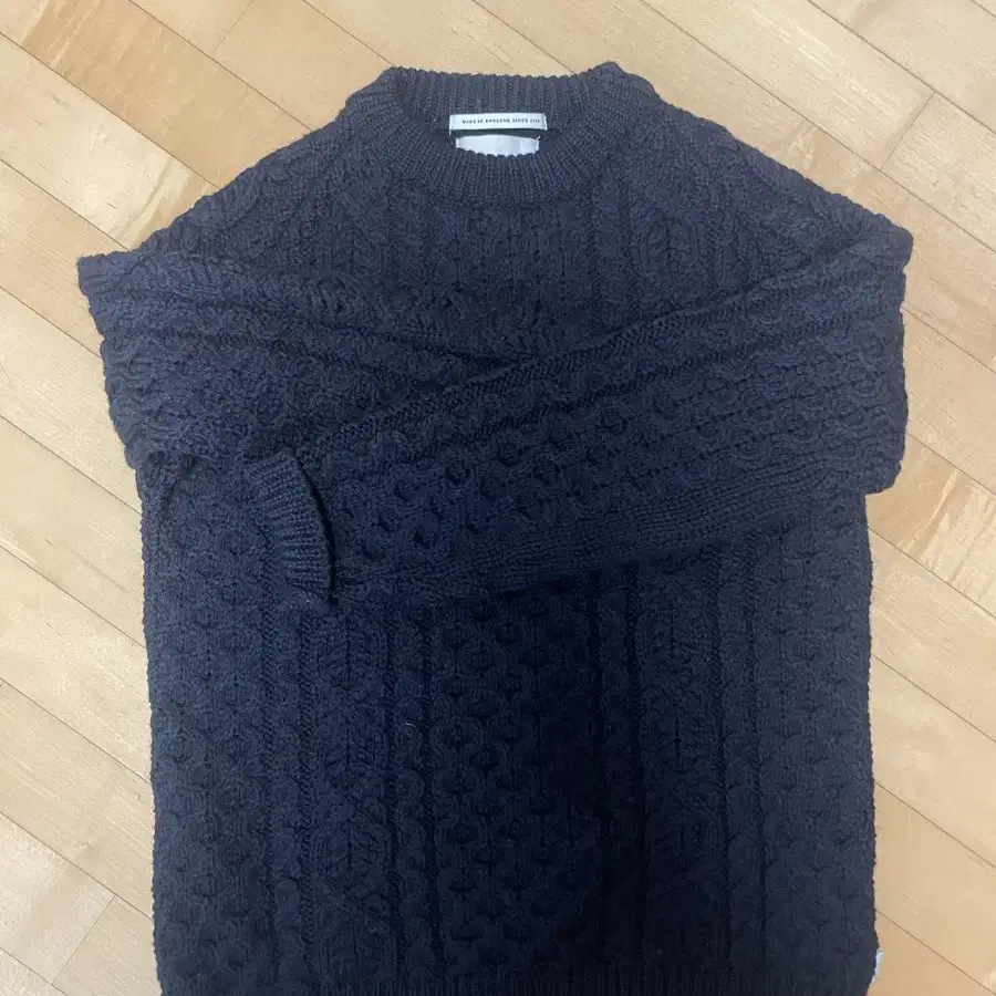 Peregrine HUDSON ARAN JUMPER 니트 판매합니다