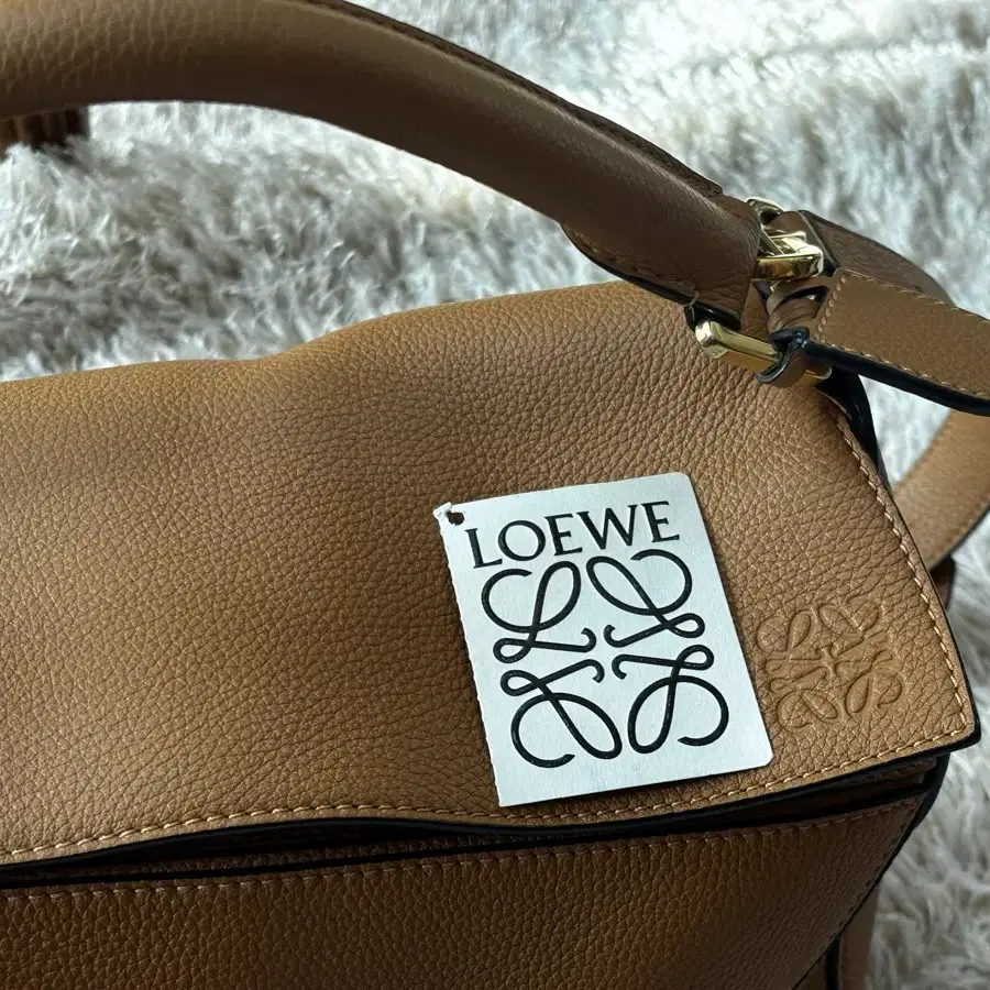 로에베 loewe 퍼즐백 미듐 그레인카프 라이트카라멜