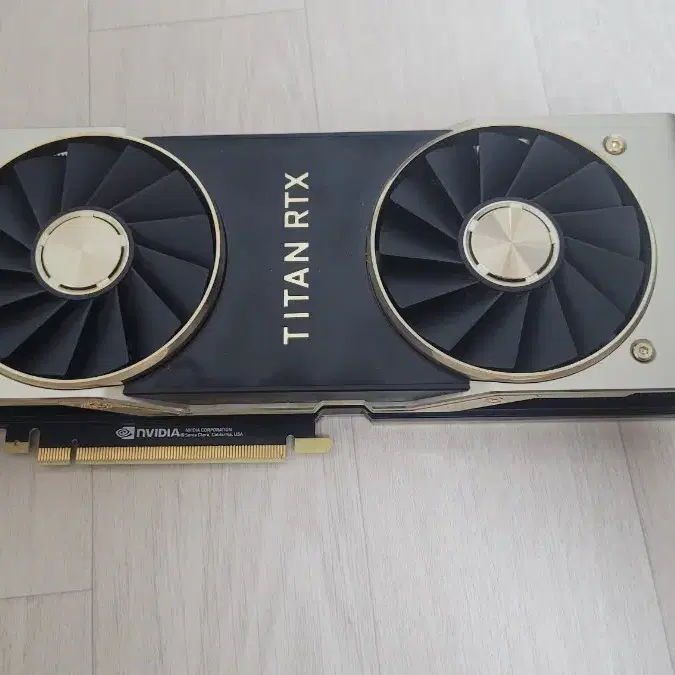 타이탄 rtx titan rtx vram 24gb ai 그래픽카드