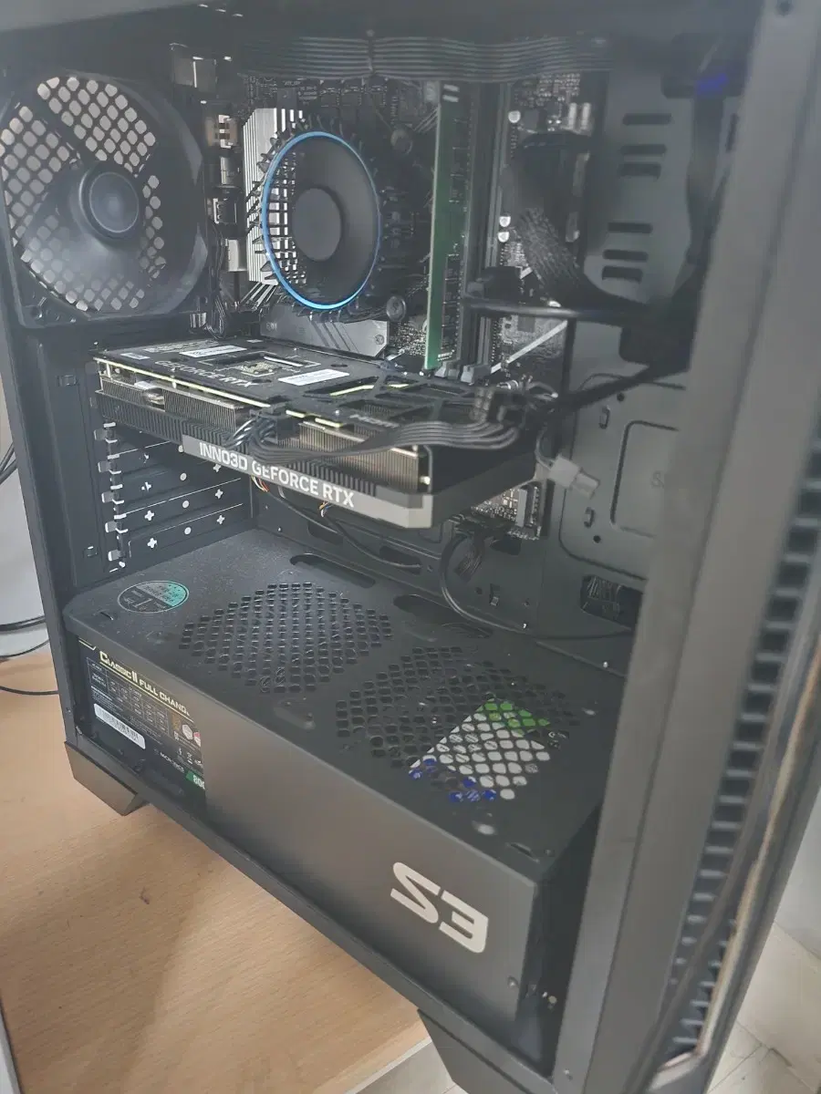 I7 Rtx4070 컴퓨터 팝니다