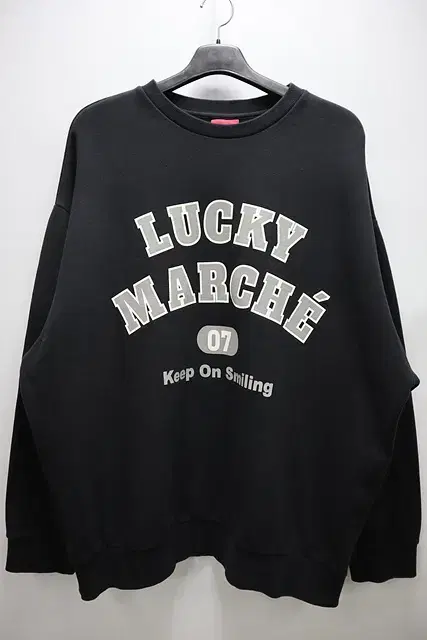 LUCKY MARCHE 럭키마르쉐 맨투맨 21년식 도톰~