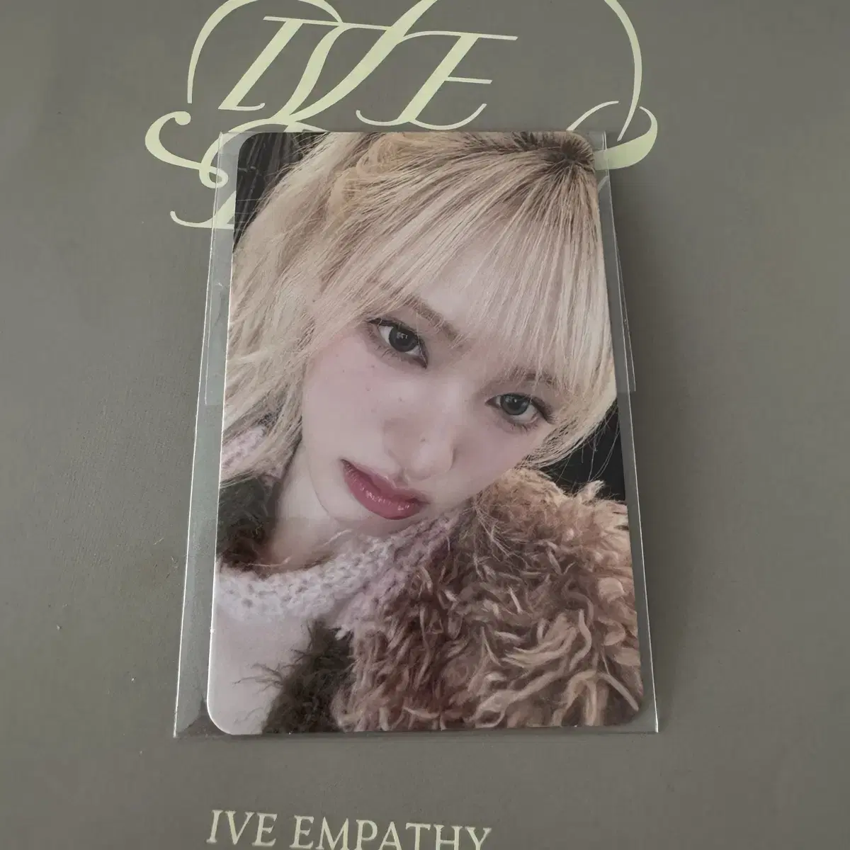 ive liz rebirth broadcast photocard