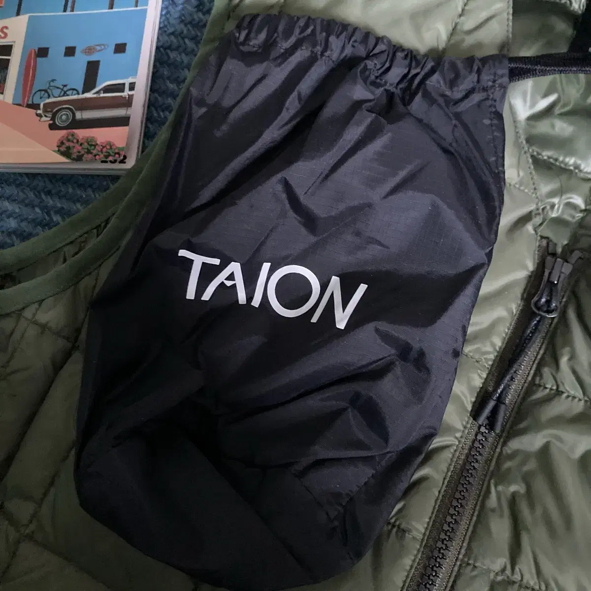 Taion 타이온 덕다운 크루넥 카키 퀼팅 라이닝 지퍼 베스트 조끼