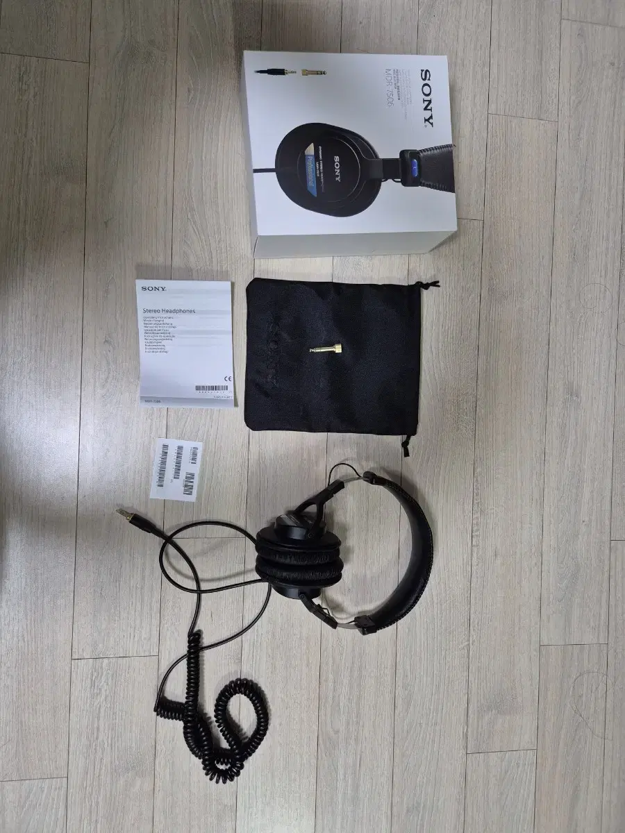 SONY MDR-7506 헤드폰 판매합니다.