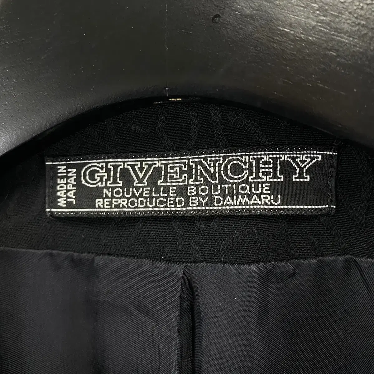 빈티지 90s GINVENCHY BOUTIQUE 패디드 숄더 울자켓