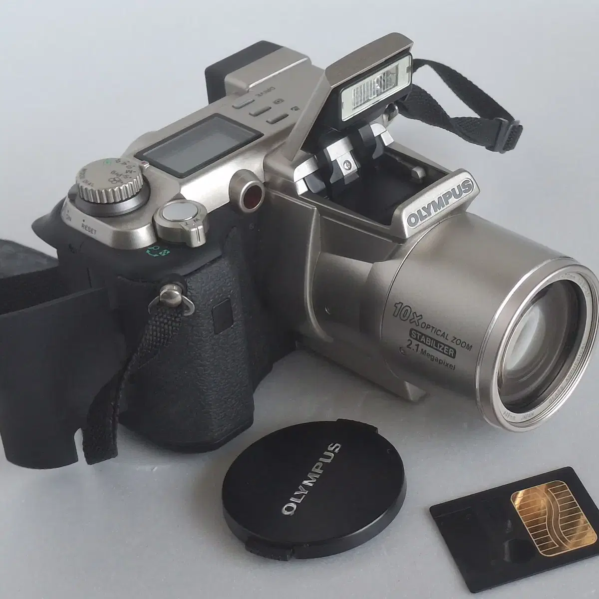 Olympus C-2100 (8Mb 올림푸스 메모리칩포함) 테스트완료