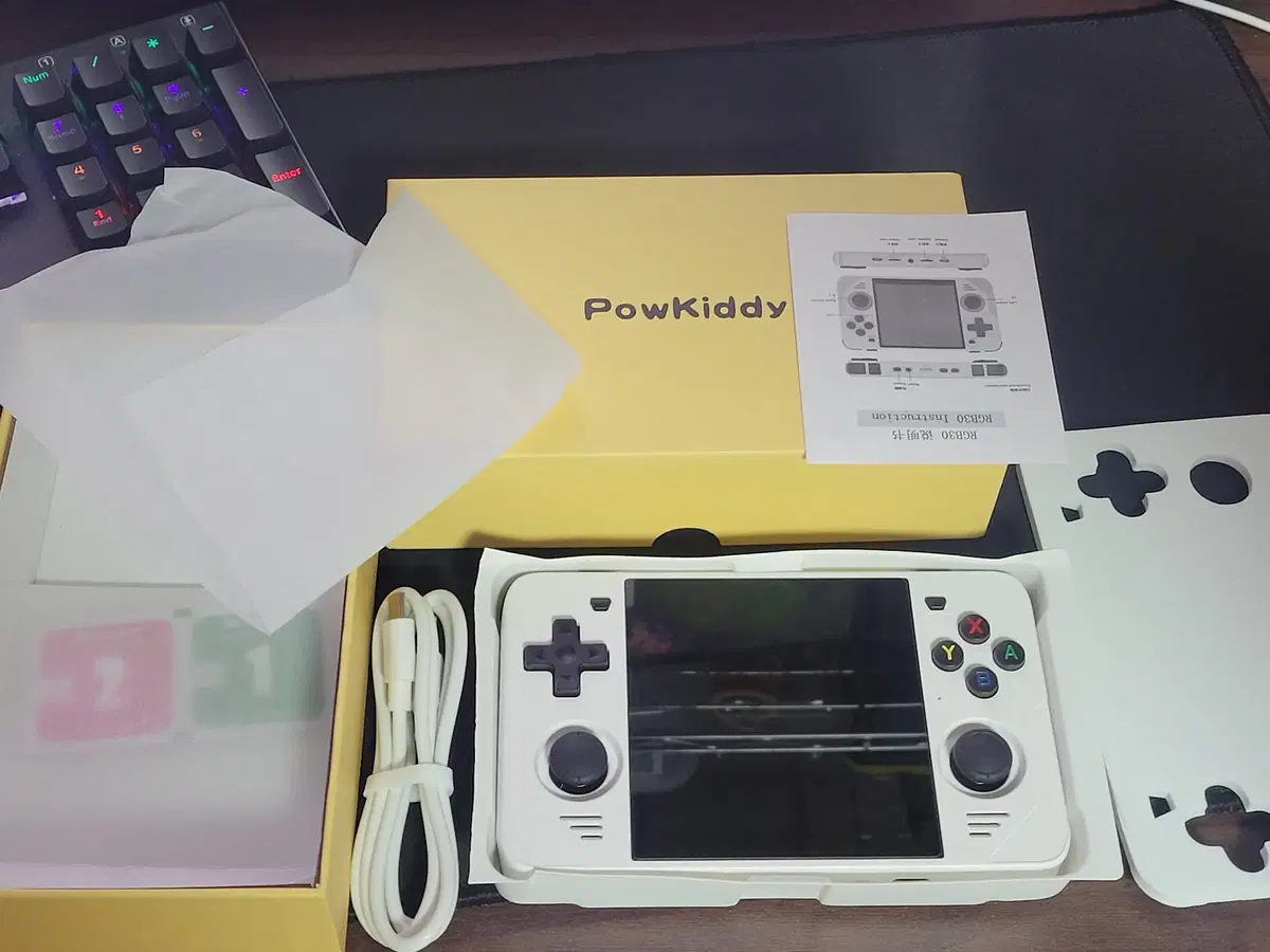 powkiddy rgb30 + 한방팩 128기가 신품급