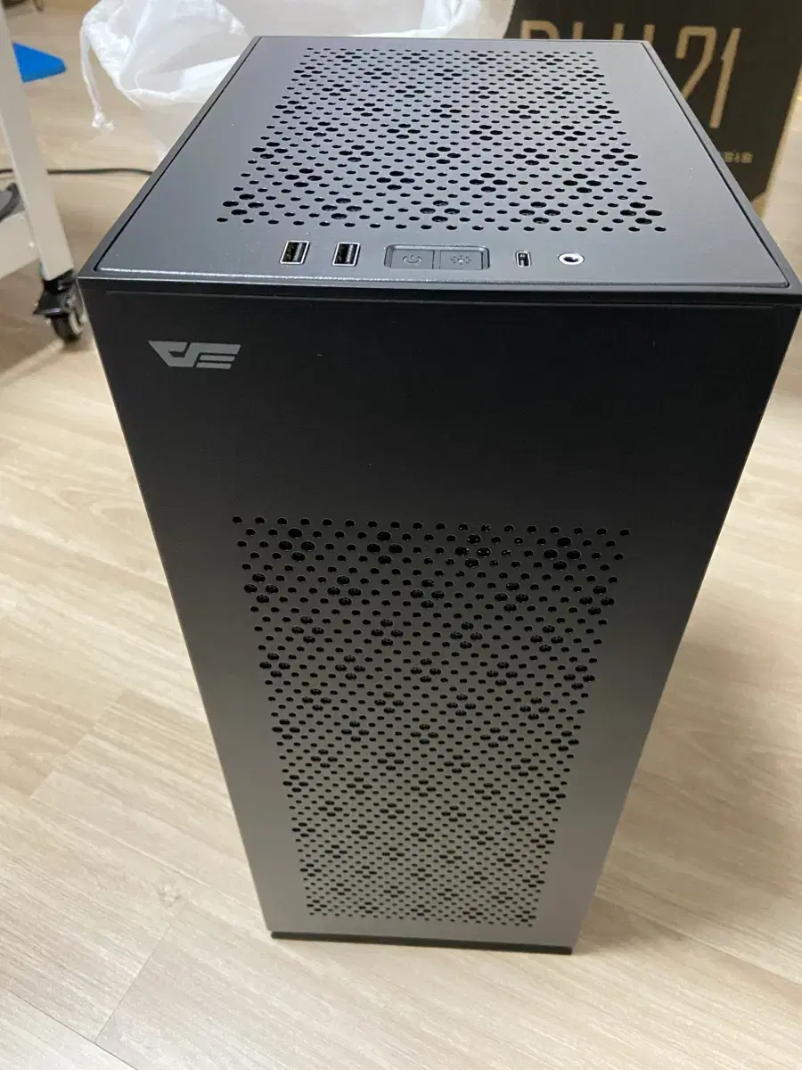 다크플래시 DLH-21 itx 케이스 판매합니다